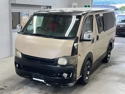 TOYOTA HIACE VAN