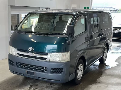 TOYOTA HIACE VAN