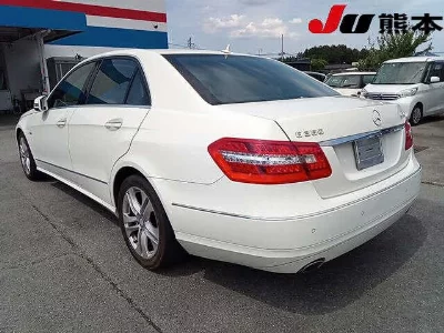 MERCEDES BENZ E CLASS