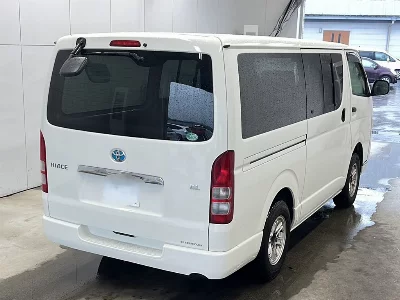 TOYOTA HIACE VAN