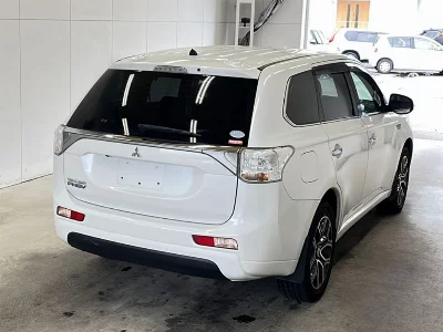 MITSUBISHI OUTLANDER PHEV