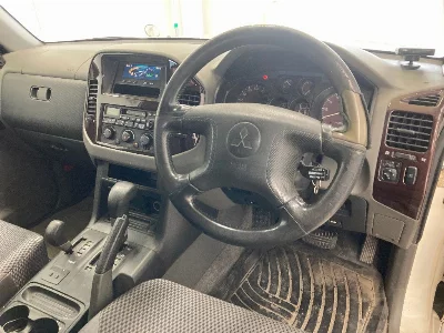 MITSUBISHI PAJERO