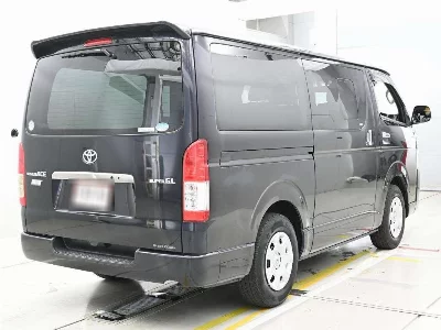 TOYOTA REGIUS VAN