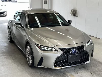 LEXUS IS