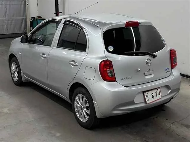 Nissan March  с аукциона в Японии