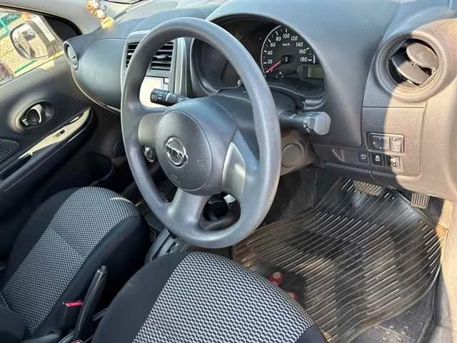 Nissan March  с аукциона в Японии