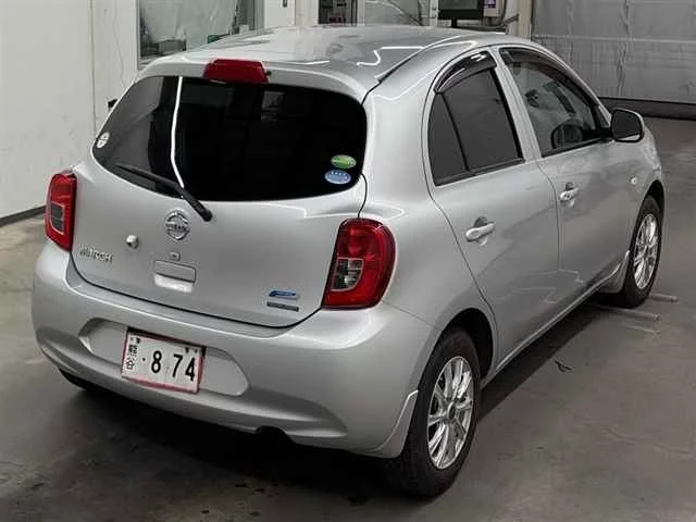 Nissan March  с аукциона в Японии