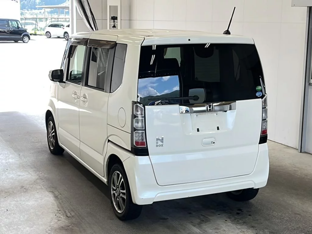 Honda N-Box  с аукциона в Японии