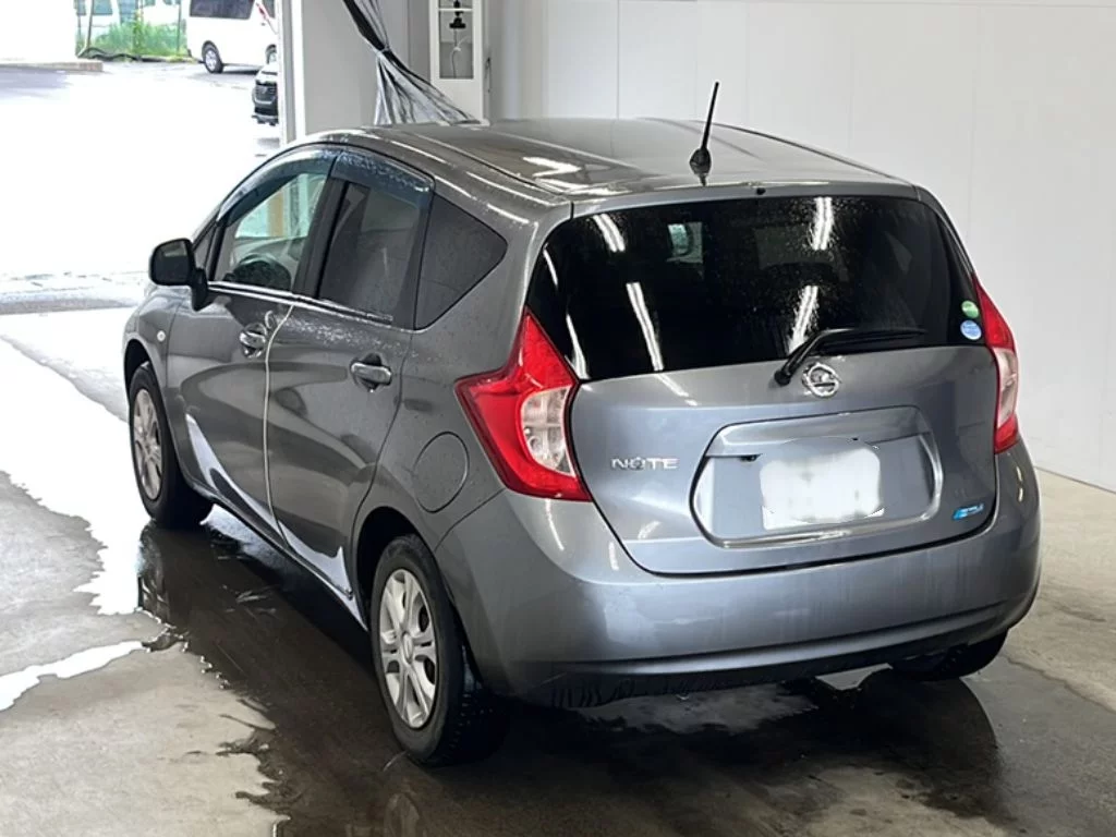Nissan Note  с аукциона в Японии