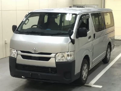 TOYOTA HIACE