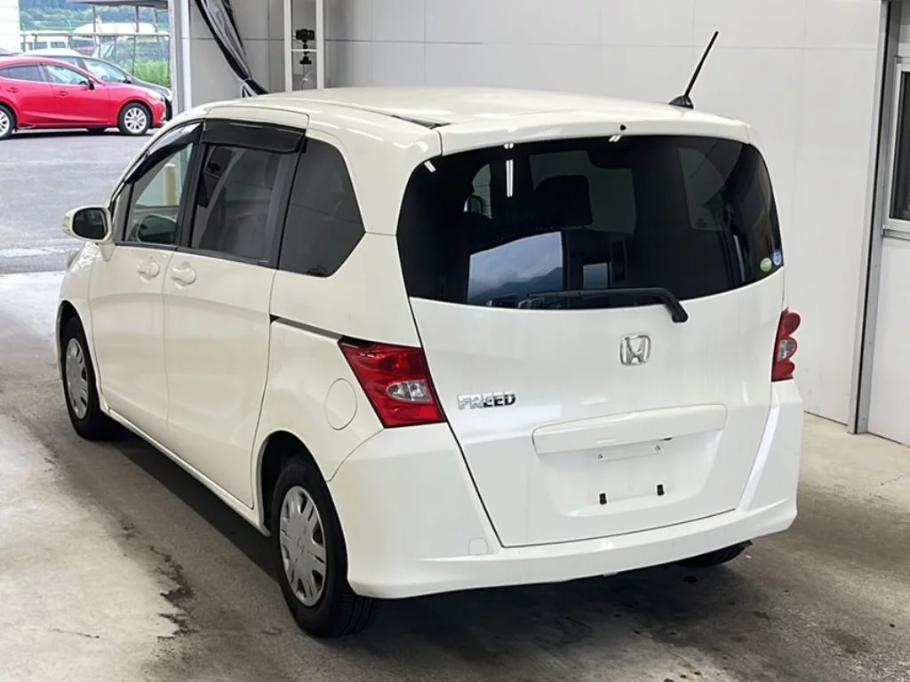 Honda Freed  с аукциона в Японии