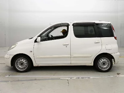 TOYOTA FUN CARGO