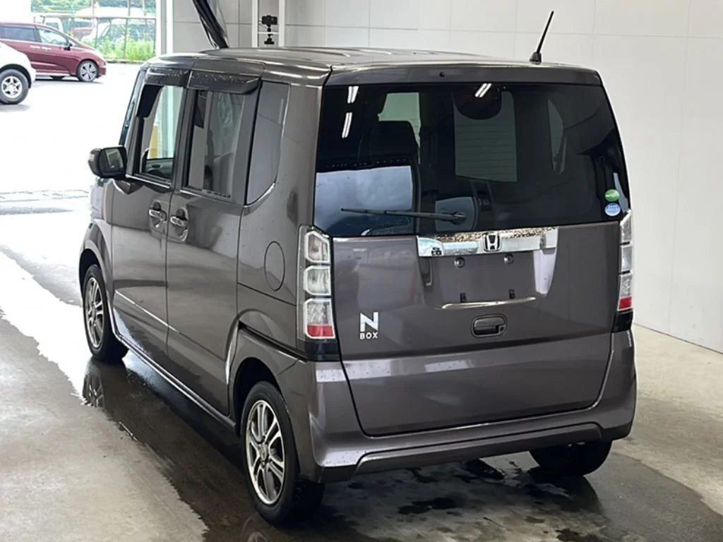 Honda N-Box  с аукциона в Японии