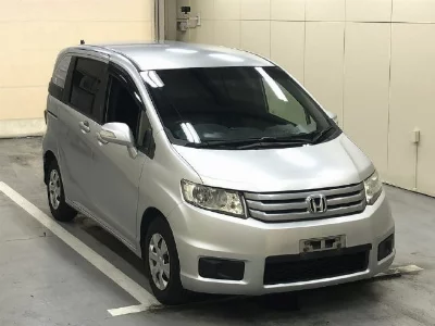 HONDA FREED SPIKE