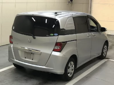 HONDA FREED SPIKE