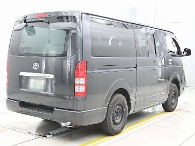 TOYOTA REGIUS VAN