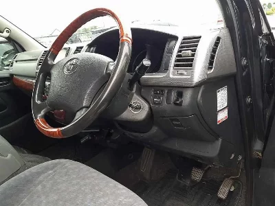 TOYOTA REGIUS VAN