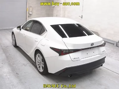 LEXUS IS