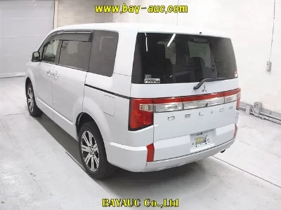 MITSUBISHI DELICA D:5