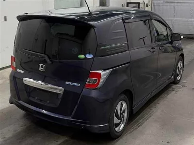 HONDA FREED SPIKE HYBRID