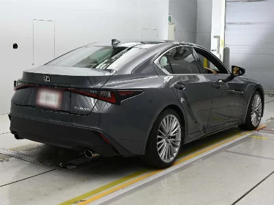 LEXUS IS