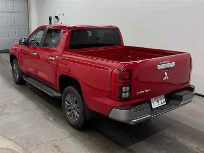 MITSUBISHI TRITON