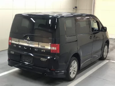 MITSUBISHI DELICA D:5