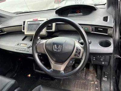 HONDA FREED SPIKE HYBRID