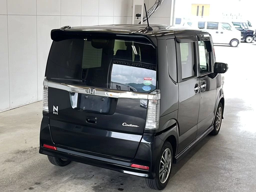 Honda N BOX CUSTOM  с аукциона в Японии