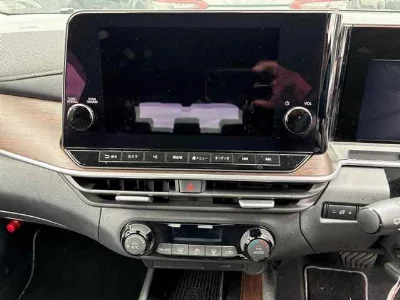 NISSAN AURA