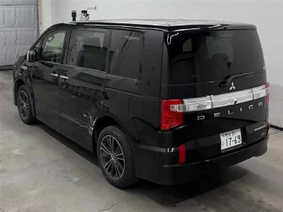 MITSUBISHI DELICA D:5