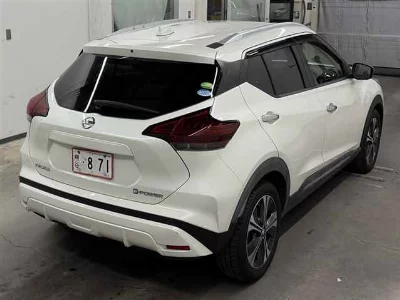 NISSAN KICKS