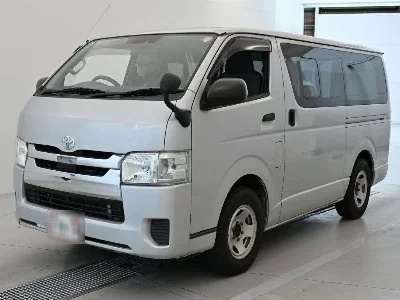 TOYOTA REGIUS VAN
