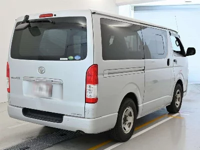 TOYOTA REGIUS VAN
