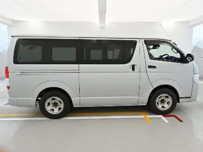TOYOTA REGIUS VAN