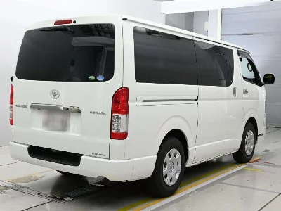 TOYOTA REGIUS VAN