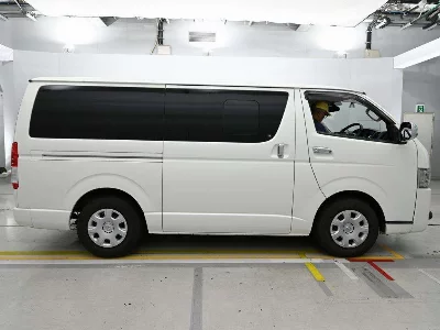 TOYOTA REGIUS VAN