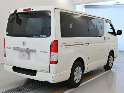 TOYOTA REGIUS VAN