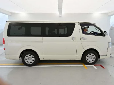 TOYOTA REGIUS VAN