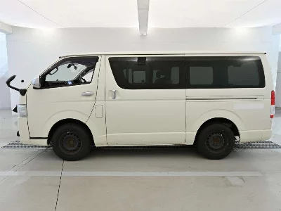 TOYOTA REGIUS VAN