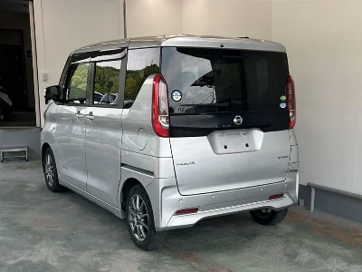 NISSAN ROOX