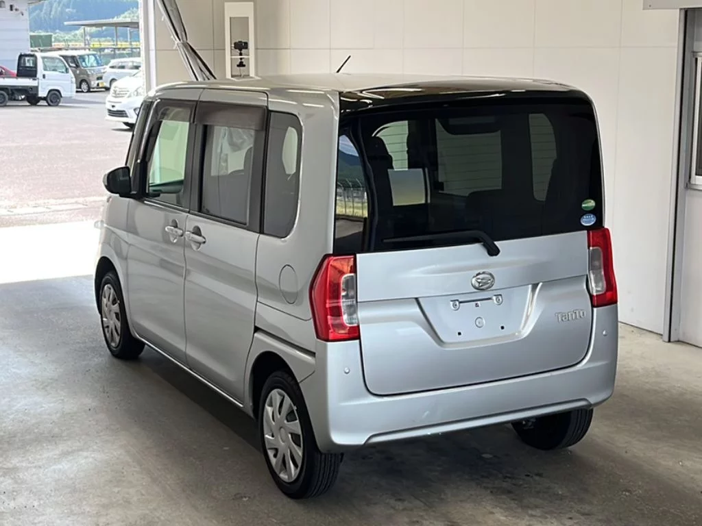 Daihatsu Tanto  с аукциона в Японии