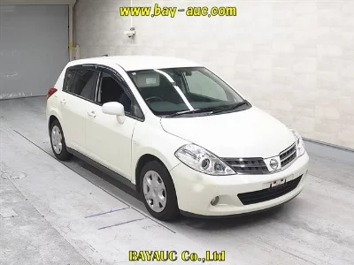 NISSAN TIIDA