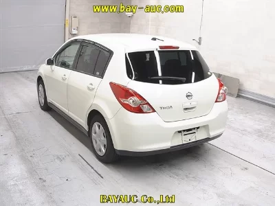 NISSAN TIIDA