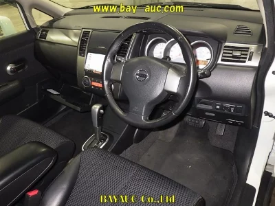 NISSAN TIIDA
