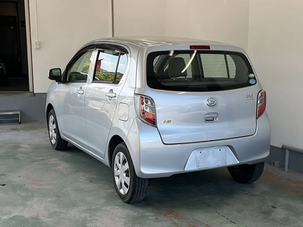 Daihatsu Mira e:S  с аукциона в Японии