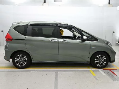 HONDA FREED + HYBRID