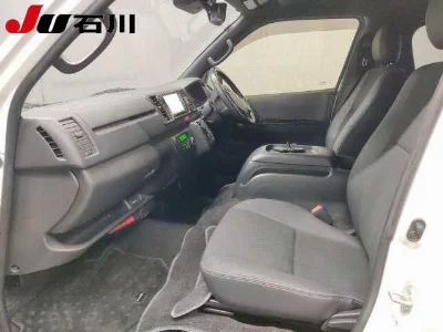 TOYOTA REGIUS VAN