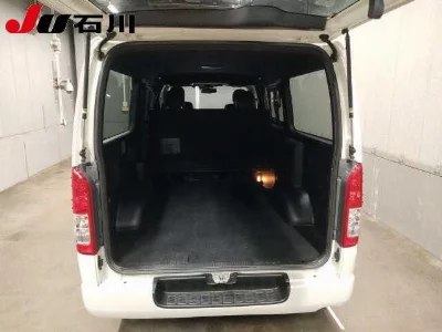 TOYOTA REGIUS VAN