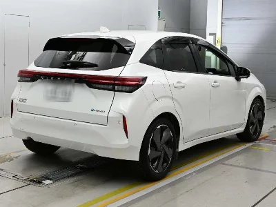 NISSAN AURA